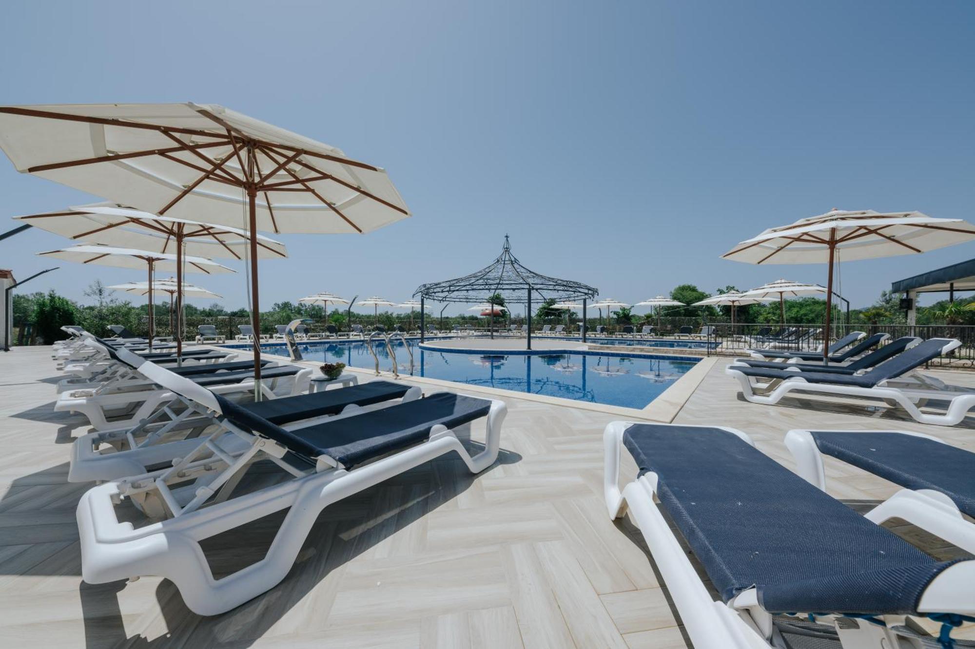 Imperial Family Resort Ulcinj Exterior foto